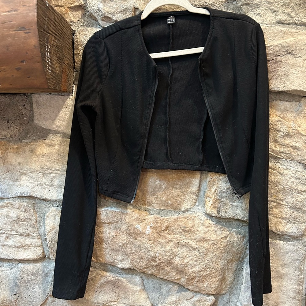 SHEIN Black Ribbed zip up jacket cropped